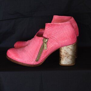 A.S. 98 Textured Pink Ankle Boots With Mottled Gold Tone Heels & Side Zippers